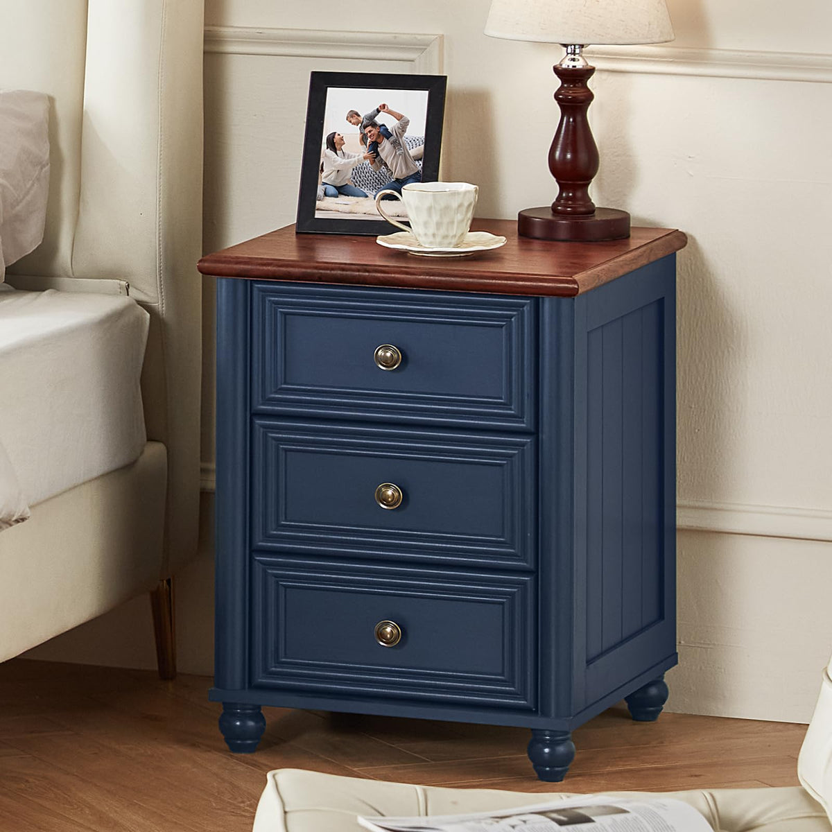 18" Night Stand with 3 Drawers Q8604