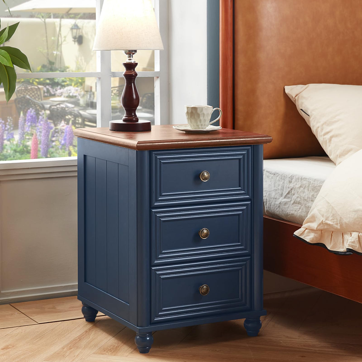 18" Night Stand with 3 Drawers Q8604